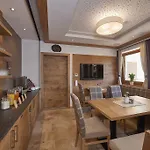 加比膳食公寓酒店 3* 萨尔巴赫